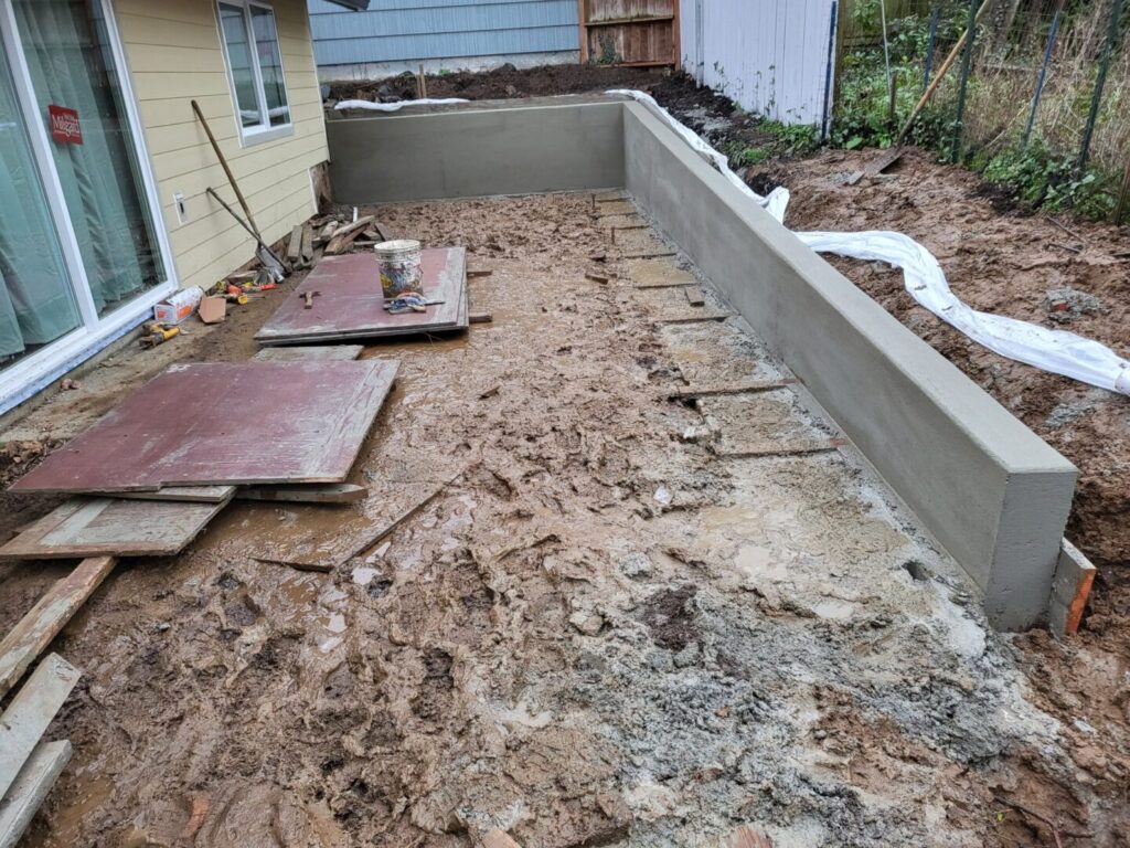 retaining wall backyard